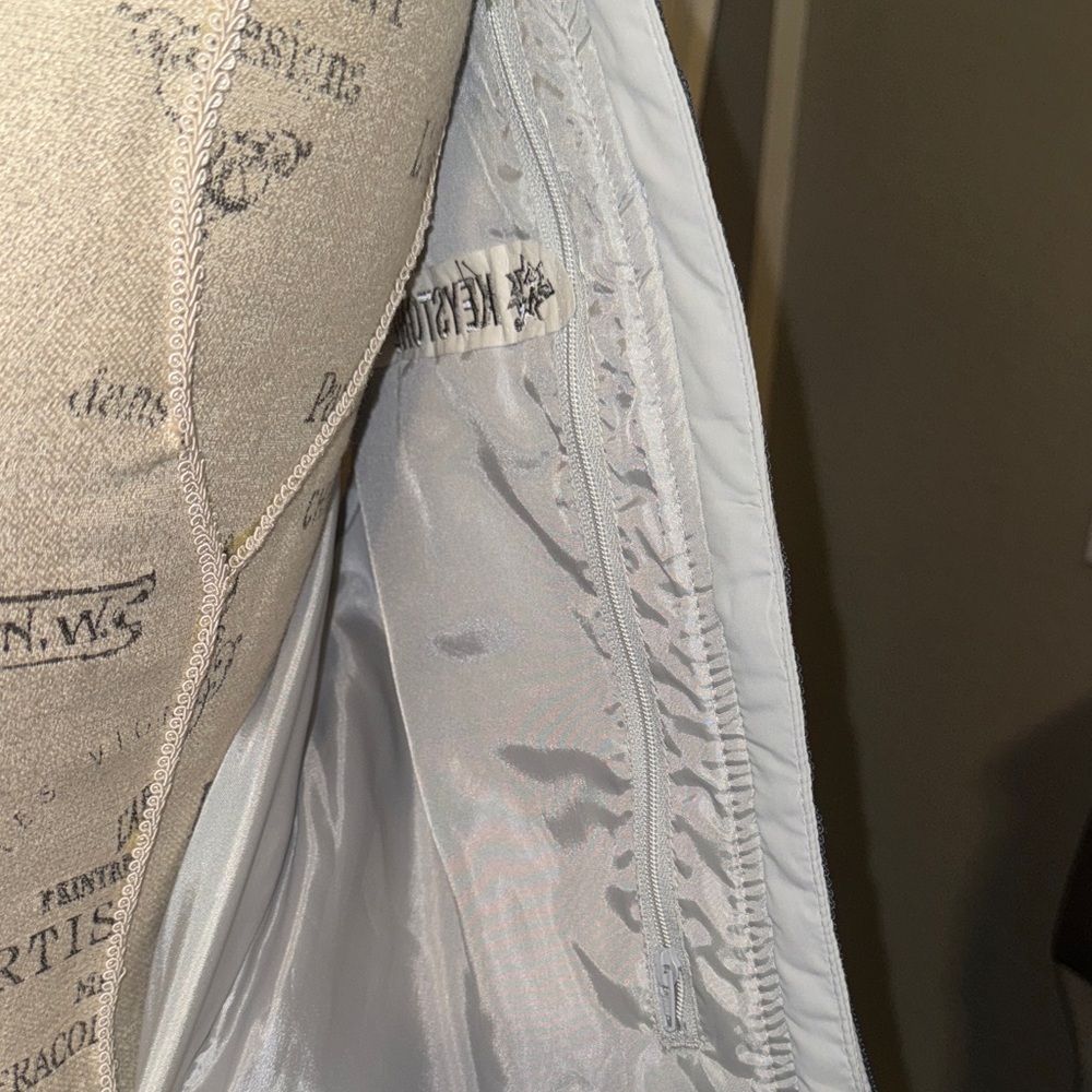 Storm Creek Women's Light Gray White Quilted Keystone Vest 4 zipper pocket Small - Picture 11 of 13